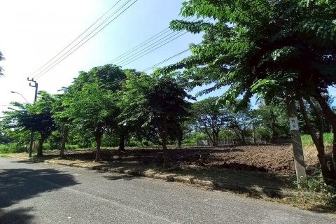 Land in Samut Prakan, Thailand 1828 sq.m. № 142679 - photo 4