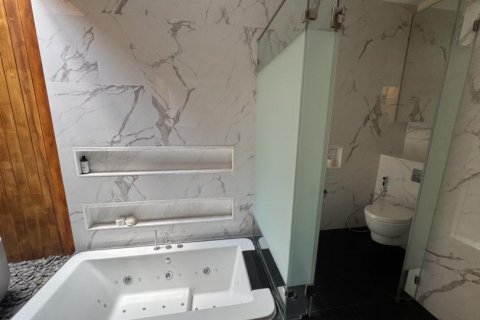 House in Bangkok, Thailand 4 bedrooms № 110940 - photo 20