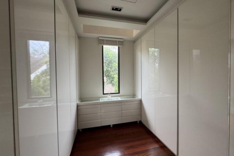 House in Bangkok, Thailand 4 bedrooms № 110940 - photo 23