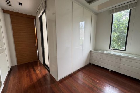 House in Bangkok, Thailand 4 bedrooms № 110940 - photo 24
