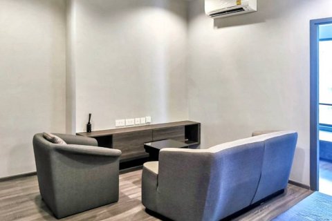 Condo in Bangkok, Thailand, 2 bedrooms  № 133063 - photo 2