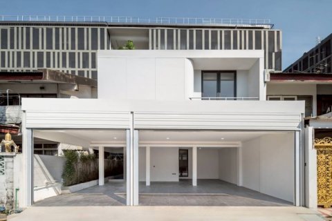 Townhouse in Bangkok, Thailand 3 bedrooms № 132929 - photo 2