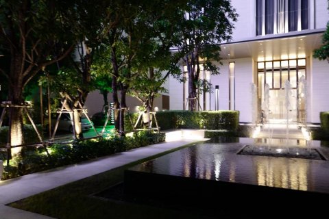 Condo in Bangkok, Thailand, 2 bedrooms  № 143103 - photo 15