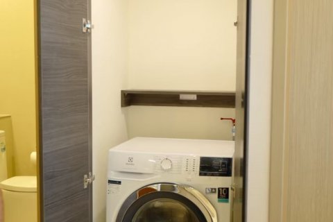 Condo in Bangkok, Thailand, 2 bedrooms  № 143103 - photo 13