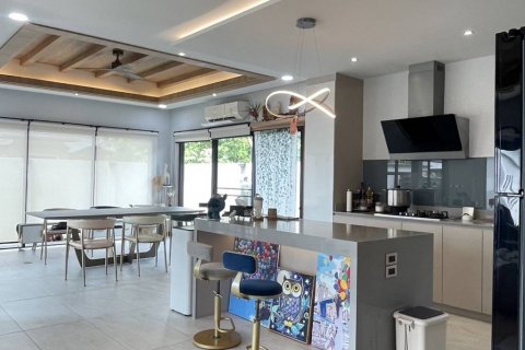 House in Pattaya, Thailand 3 bedrooms № 104504 - photo 5