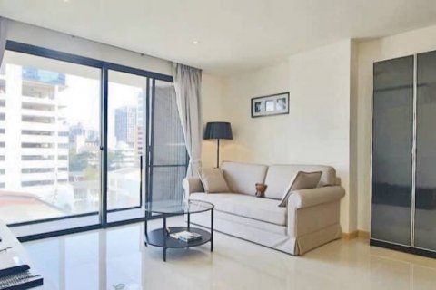 Кондоминиум с 2 спальнями в Бангкоке, Таиланд № 101611 - фото 1