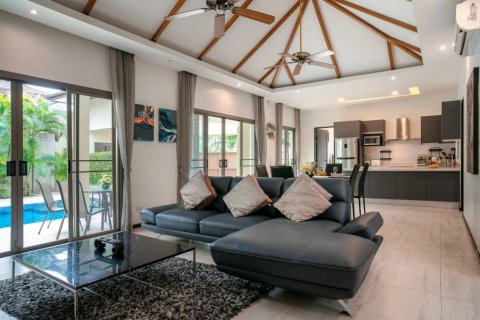 Villa in Rawai, Thailand 3 bedrooms № 101617 - photo 8
