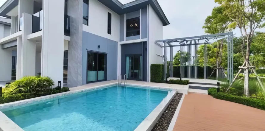 Вилла в Паттайе, Таиланд с 4 комнатами  № 100970