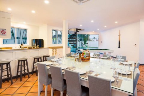 Вилла в Паттайе, Таиланд с 4 спальнями  № 120619 - фото 4