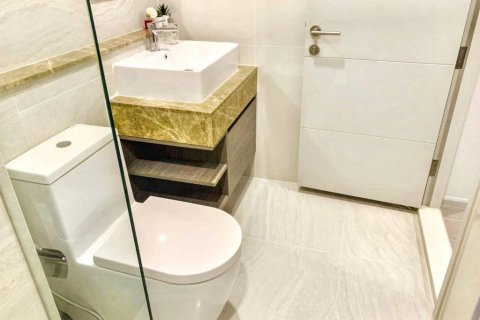 Condo in Phra Khanong, Bangkok, Thailand, 1 bedroom  № 133021 - photo 10