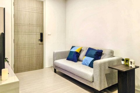 Condo in Phra Khanong, Bangkok, Thailand, 1 bedroom  № 133021 - photo 1