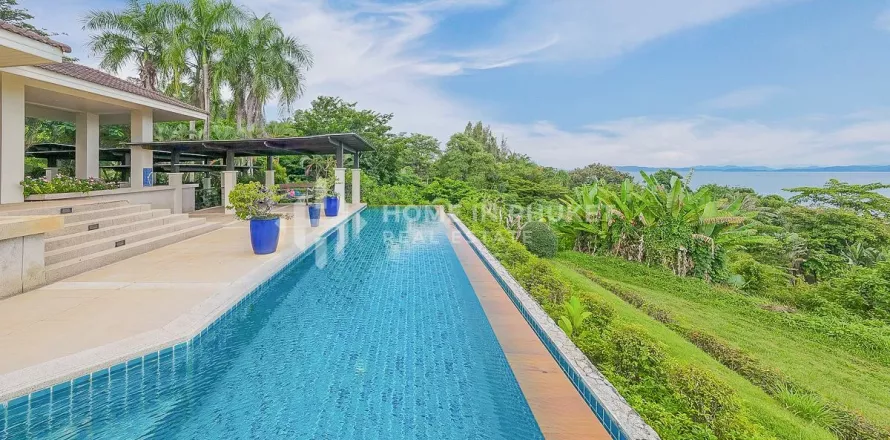 House in Phuket, Thailand 6 bedrooms № 131063