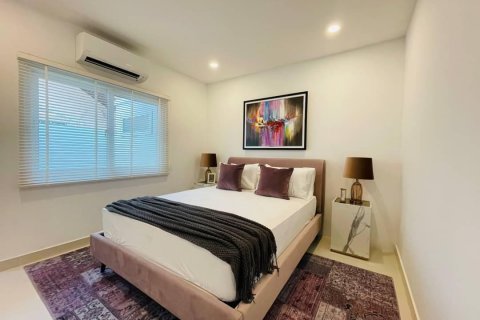 House in Pattaya, Thailand 4 bedrooms № 124947 - photo 9