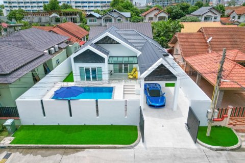 House in Pattaya, Thailand 4 bedrooms № 124947 - photo 4