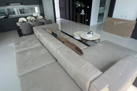 House in Bang Lamung, Thailand 4 bedrooms № 124943 - photo 8