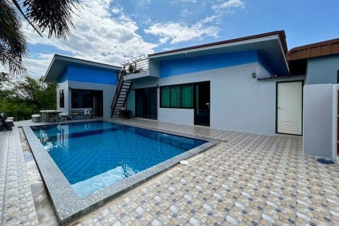 Villa in Hua Hin, Thailand 8 bedrooms № 86108 - photo 1