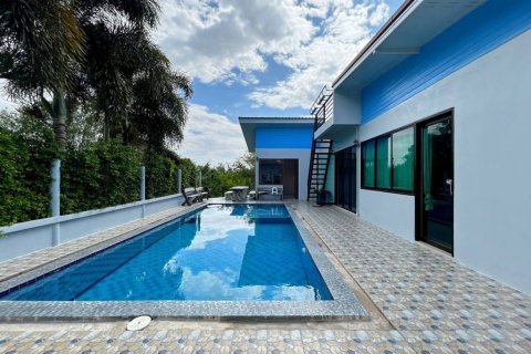 Villa in Hua Hin, Thailand 8 bedrooms № 86108 - photo 3