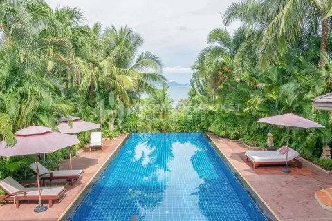 House in Ban Ratsada, Thailand 5 bedrooms № 131097 - photo 1