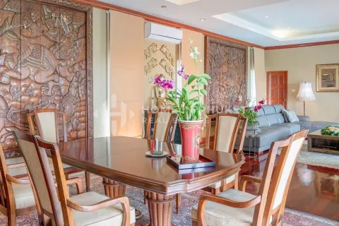 House in Ban Ratsada, Thailand 5 bedrooms № 131097 - photo 8