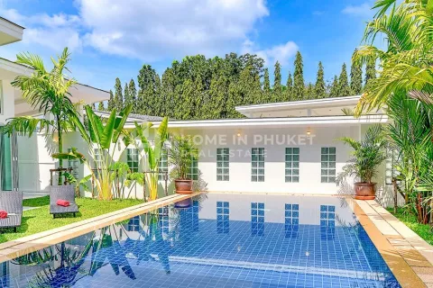 Коммерческая недвижимость в Пхукете, Таиланд 1м2  № 131096 - фото 2