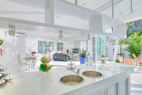 Коммерческая недвижимость в Пхукете, Таиланд 1м2  № 131096 - фото 12