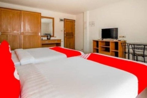 Commercial property in Bang Lamung, Thailand 5500 sq.m. № 85998 - photo 9