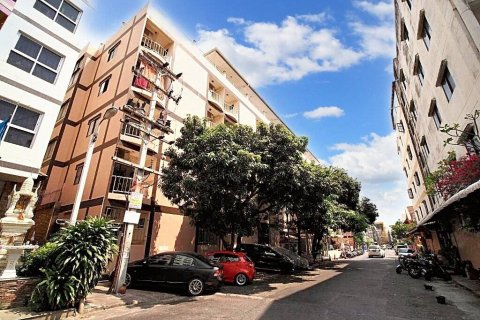 Commercial property in Bang Lamung, Thailand 5500 sq.m. № 85998 - photo 1