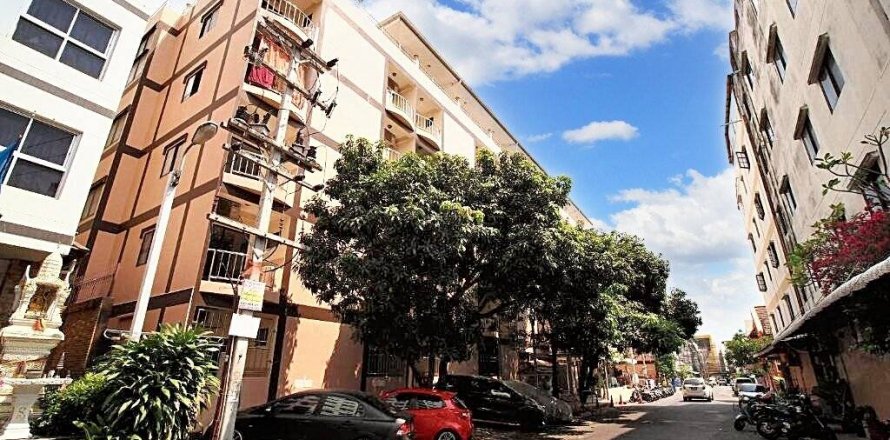 Commercial property in Bang Lamung, Thailand 5500 sq.m. № 85998