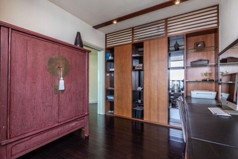 Кондоминиум с 4 спальнями в Бангкоке, Таиланд № 143961 - фото 13