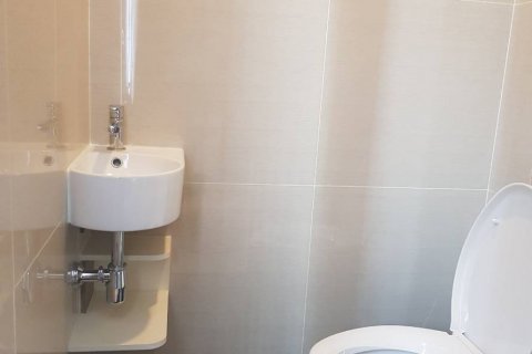 Condo in Bangkok, Thailand, 1 bedroom  № 143967 - photo 10