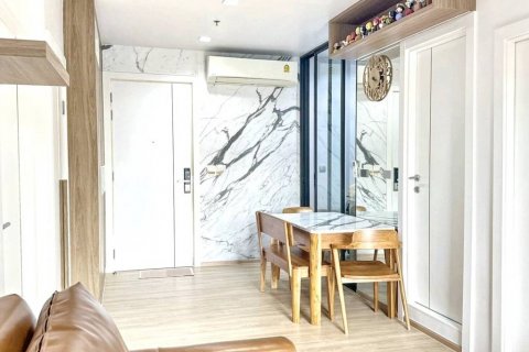 Condo in Bangkok, Thailand, 2 bedrooms  № 132938 - photo 2