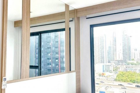 Condo in Bangkok, Thailand, 2 bedrooms  № 132938 - photo 7