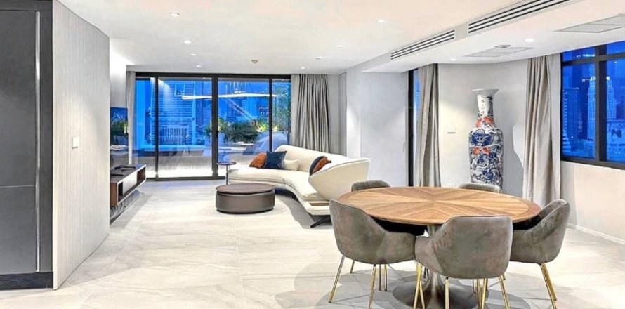 Duplex in Khlong Toei, Bangkok, Thailand 2 bedrooms № 124484