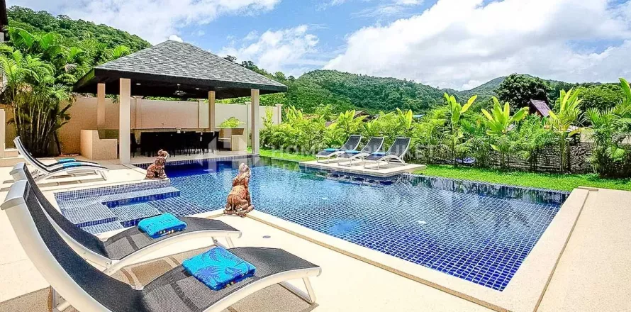 House on Nai Harn Beach, Thailand 7 bedrooms № 131106