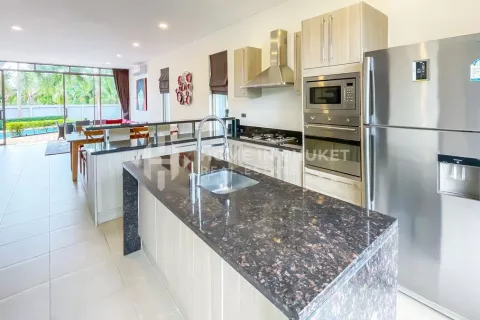 Коммерческая недвижимость в Пхукете, Таиланд  № 131102 - фото 11