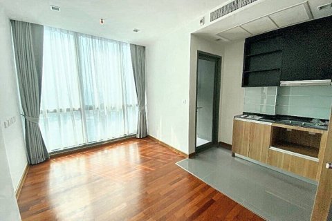 Condo in Bangkok, Thailand, 1 bedroom  № 106779 - photo 1