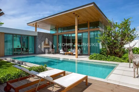 House in Phuket, Thailand 4 bedrooms № 131720 - photo 1