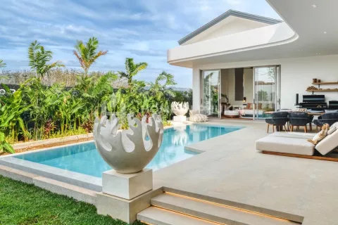 House in Phuket, Thailand 3 bedrooms № 131700 - photo 1