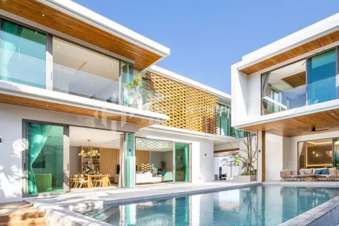 House in Phuket, Thailand 4 bedrooms № 131696 - photo 1