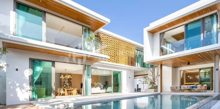 House in Phuket, Thailand 4 bedrooms № 131696