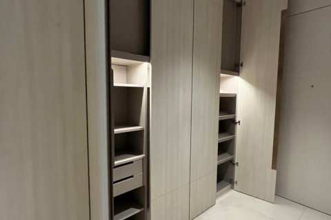 Condo in Pathum Wan, Bangkok, Thailand, 2 bedrooms  № 123772 - photo 4