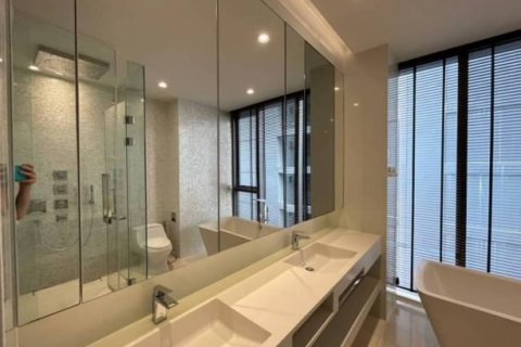 Condo à Watthana, Bangkok, Thaïlande, 2 chambres  № 123766 - photo 4