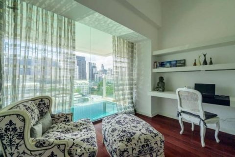 Condo in Watthana, Bangkok, Thailand, 2 bedrooms  № 123770 - photo 19