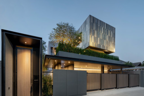 Дом в Лат Пхрау, Бангкок, Таиланд с 4 спальнями  № 141887 - фото 1