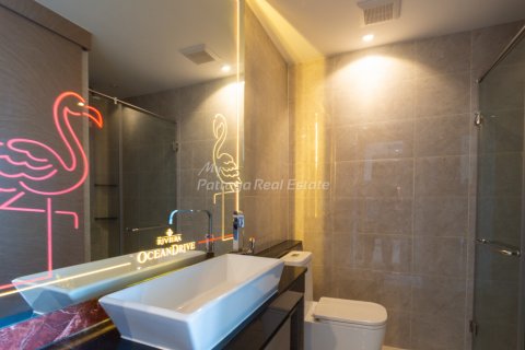 Condo in Bang Lamung, Thailand, 1 bedroom  № 132218 - photo 12