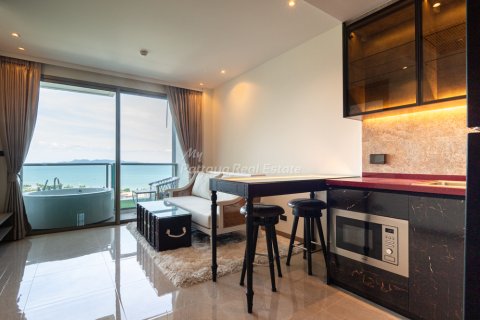 Condo in Bang Lamung, Thailand, 1 bedroom  № 132218 - photo 1