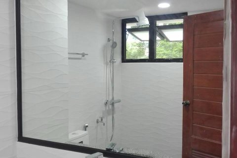 Condo in Watthana, Bangkok, Thailand, 2 bedrooms  № 123922 - photo 14