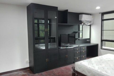 Condo in Watthana, Bangkok, Thailand, 2 bedrooms  № 123922 - photo 2