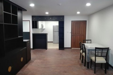Condo in Watthana, Bangkok, Thailand, 2 bedrooms  № 123922 - photo 8