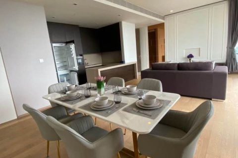 Condo in Bang Rak, Bangkok, Thailand, 2 bedrooms  № 123916 - photo 1